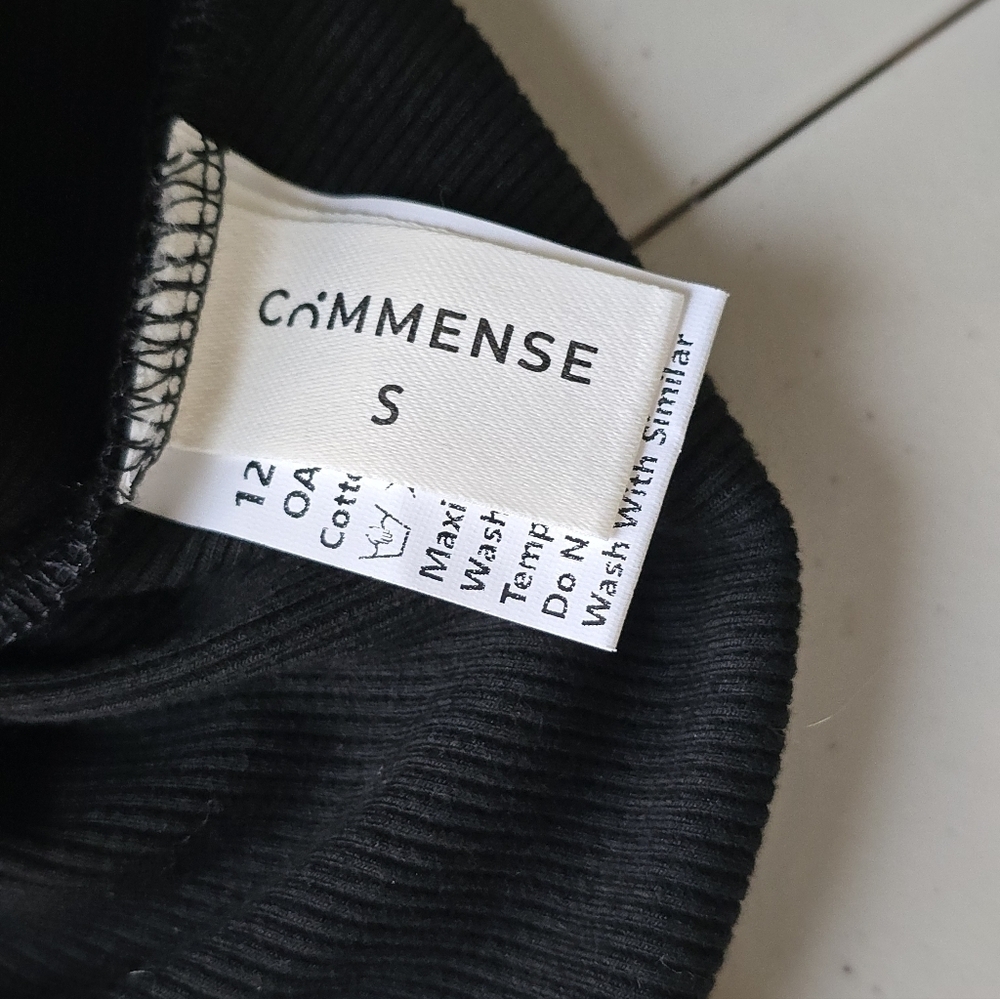 Commense Black and Ivory Ruffle Ribbed Knit Crop Top Small - Picture 7 of 8